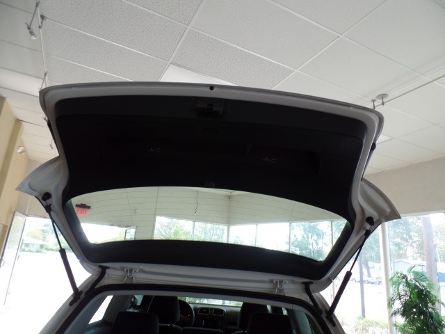 2012 Volkswagen Golf 2.5L PZEV Hatchback