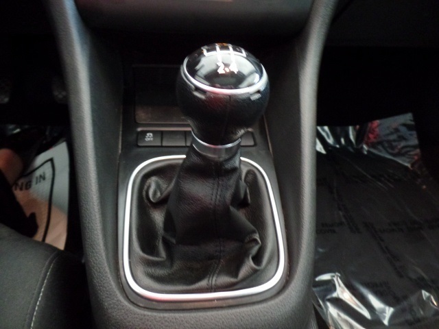 2012 Volkswagen Golf 2.5L PZEV Hatchback