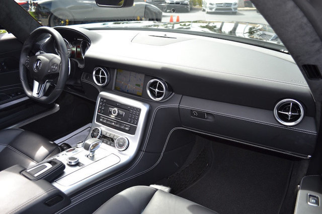 2012 Mercedes-Benz SLS AMG 2dr Roadster SLS AMG