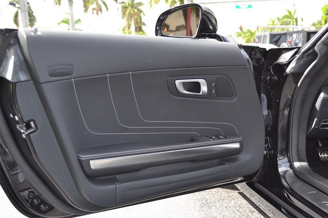 2012 Mercedes-Benz SLS AMG 2dr Roadster SLS AMG