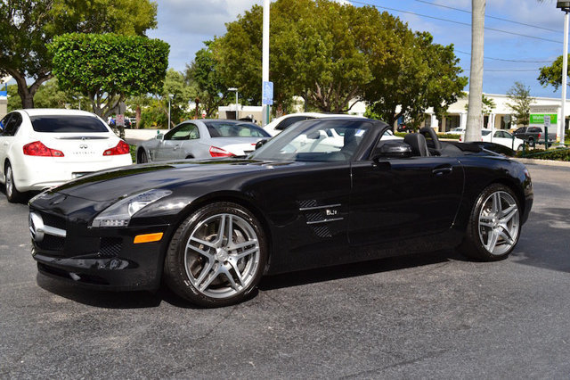 2012 Mercedes-Benz SLS AMG 2dr Roadster SLS AMG