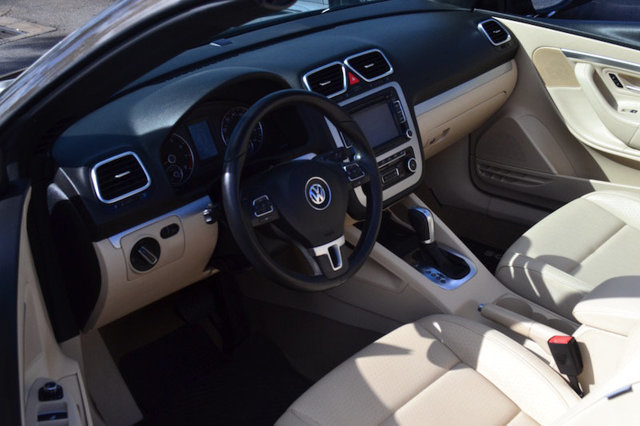2012 Volkswagen Eos 2dr Convertible Komfort SULEV