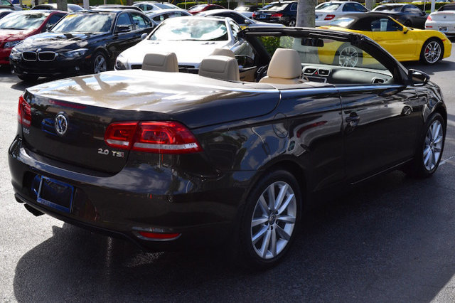2012 Volkswagen Eos 2dr Convertible Komfort SULEV