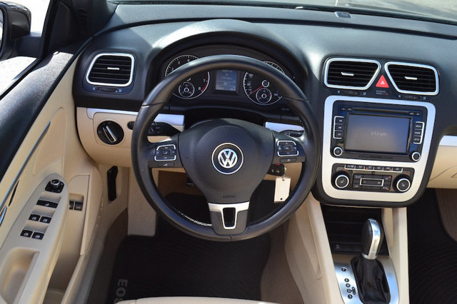 2012 Volkswagen Eos 2dr Convertible Komfort SULEV