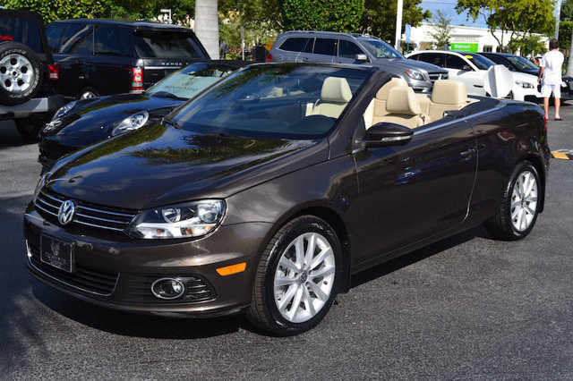 2012 Volkswagen Eos 2dr Convertible Komfort SULEV