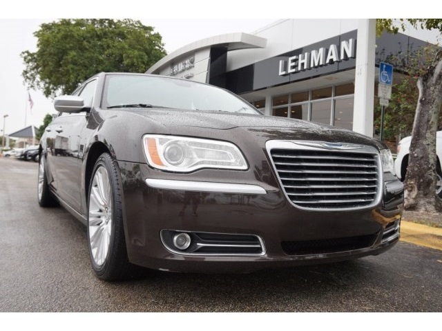 2012 Chrysler 300C Luxury Series Sedan