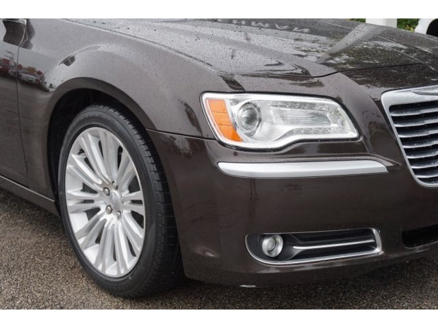 2012 Chrysler 300C Luxury Series Sedan