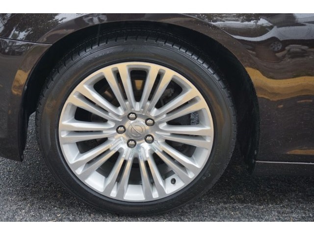 2012 Chrysler 300C Luxury Series Sedan
