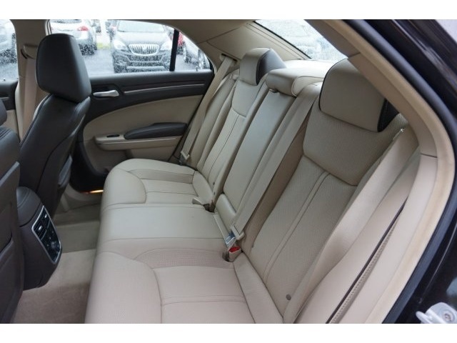 2012 Chrysler 300C Luxury Series Sedan