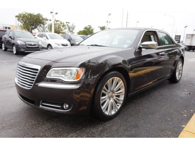 2012 Chrysler 300C Luxury Series Sedan