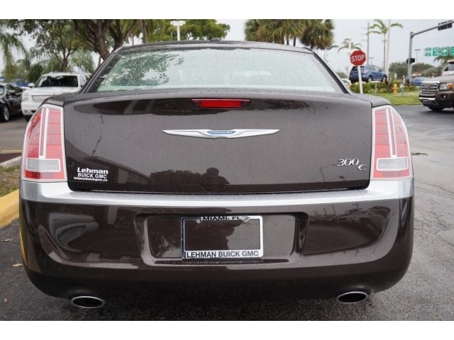 2012 Chrysler 300C Luxury Series Sedan