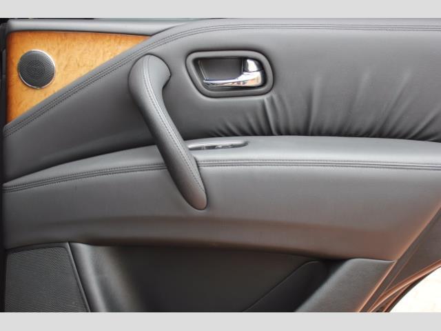 2012 INFINITI QX56 SUV