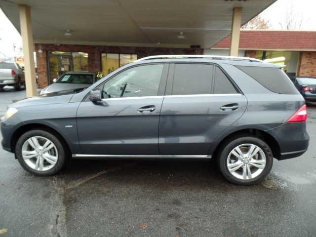 2012 Mercedes-Benz ML350 4MATICDIESEL,,NAV,BACKUP CAMERA,AL SUV
