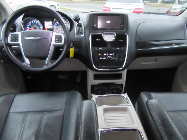 2012 Chrysler Town & Country Touring