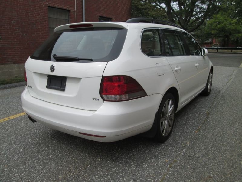 2012 Volkswagen Jetta TDI w/Sunroof & Nav
