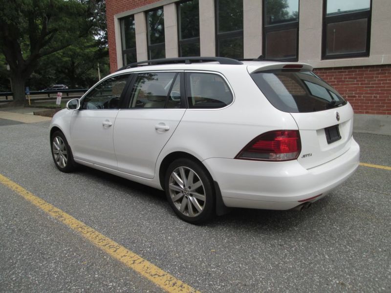 2012 Volkswagen Jetta TDI w/Sunroof & Nav
