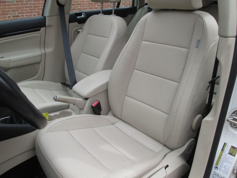 2012 Volkswagen Jetta TDI w/Sunroof & Nav
