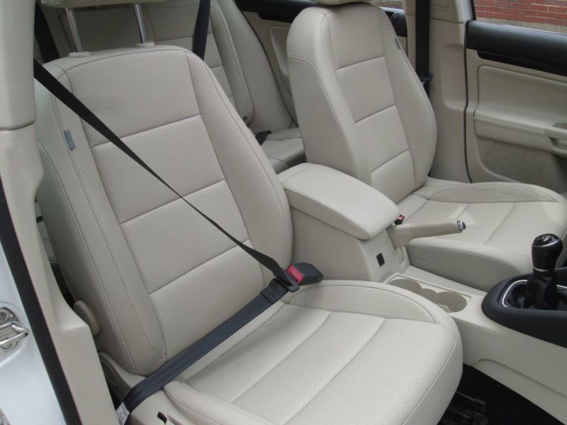2012 Volkswagen Jetta TDI w/Sunroof & Nav