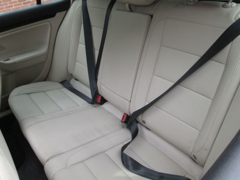 2012 Volkswagen Jetta TDI w/Sunroof & Nav