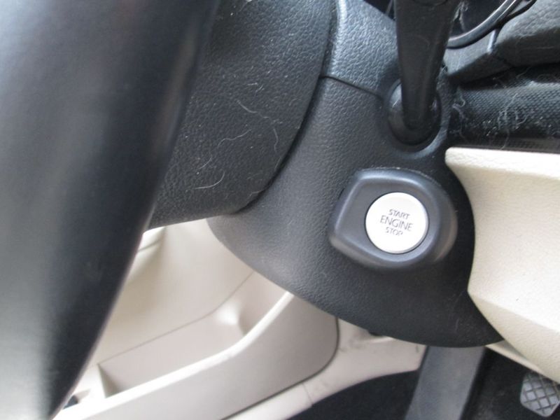 2012 Volkswagen Jetta TDI w/Sunroof & Nav