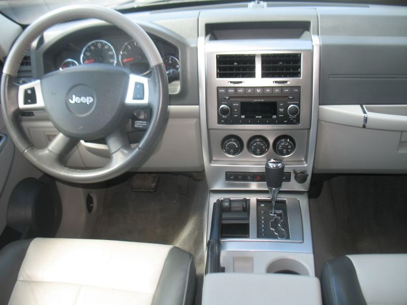 2008 Jeep Liberty LEATHER MOON ROOF