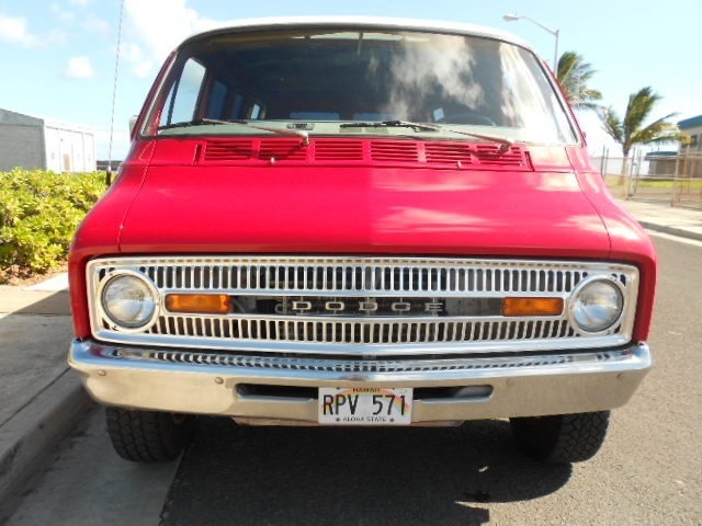 1973 Dodge tradesman B100 Sedan