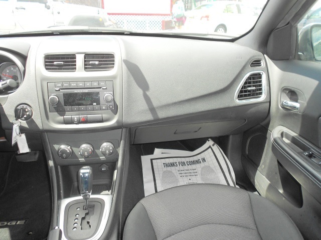 2012 Dodge Avenger SXT Sedan