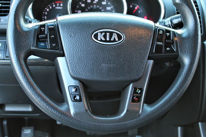 2012 Kia Sorento LX