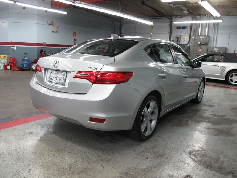 2013 Acura ILX Tech Pkg