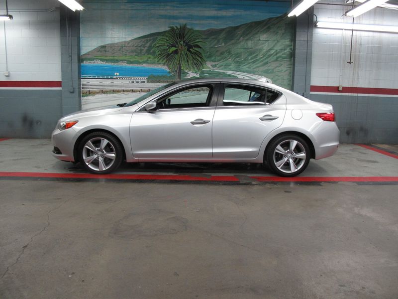 2013 Acura ILX Tech Pkg