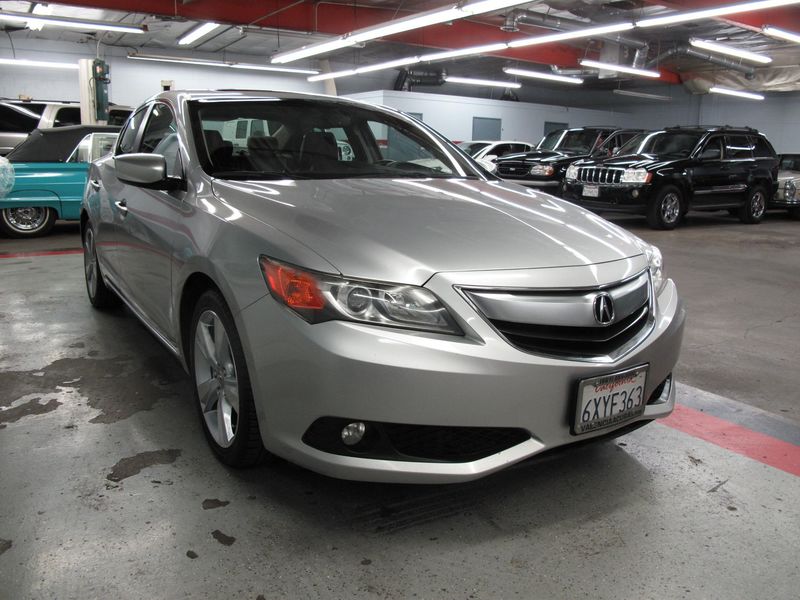 2013 Acura ILX Tech Pkg