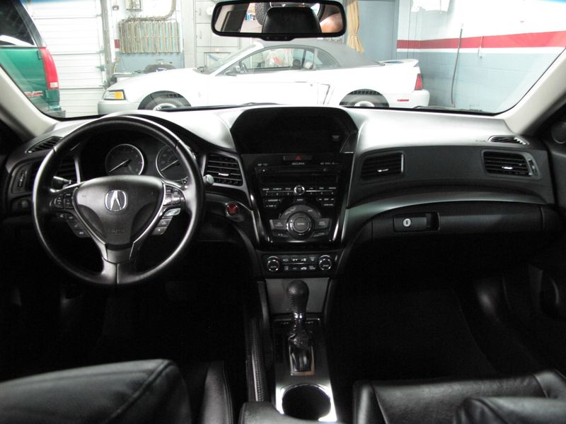 2013 Acura ILX Tech Pkg