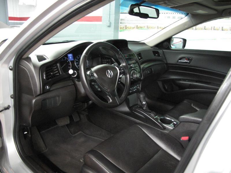 2013 Acura ILX Tech Pkg