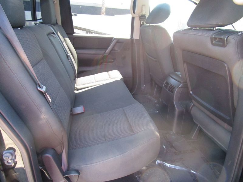 2012 Nissan Titan SV