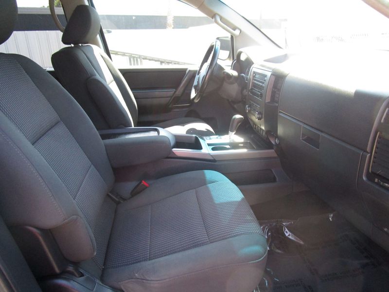 2012 Nissan Titan SV