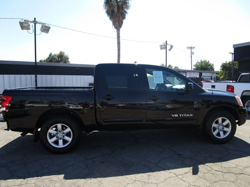 2012 Nissan Titan SV