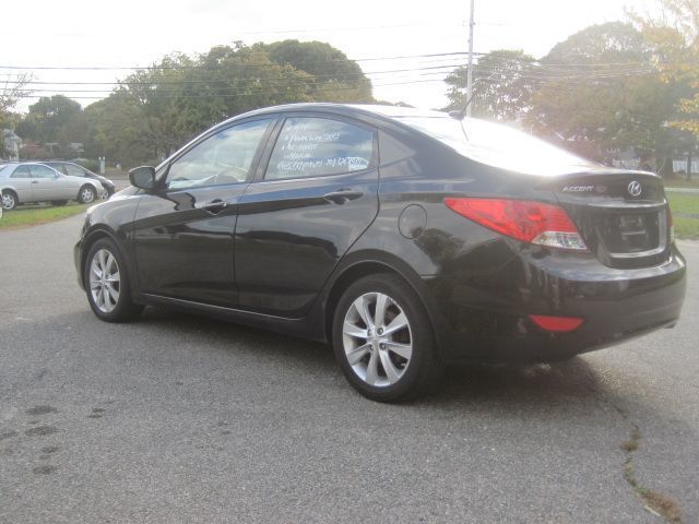 2012 Hyundai Accent GLS