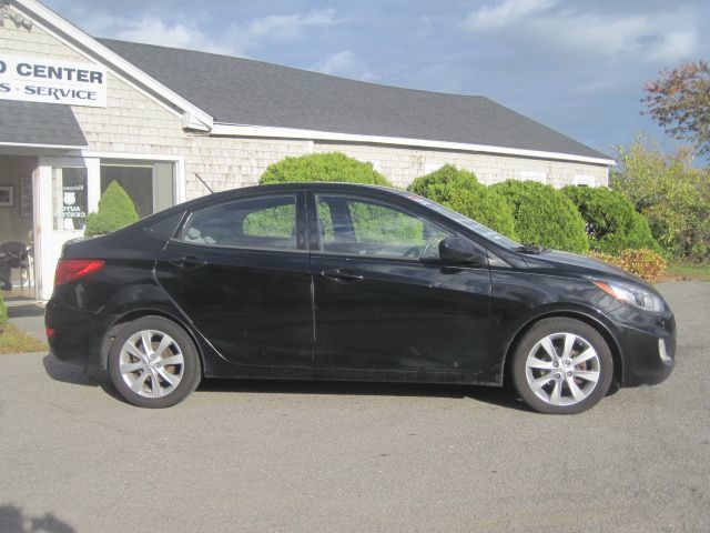 2012 Hyundai Accent GLS
