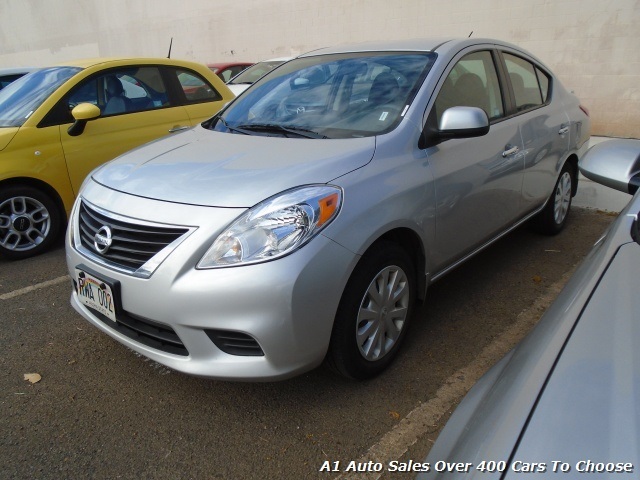 2013 Nissan Versa 1.6 S Sedan